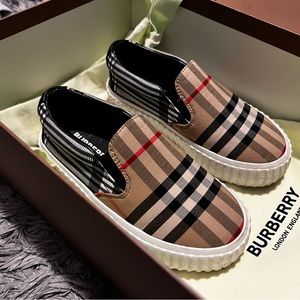 Burberry shoes